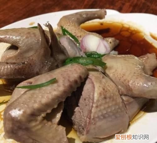 清蒸鸽子要放油吗