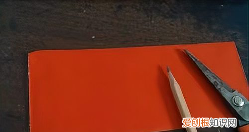 手工剪纸画板图形怎么剪，剪轴对称图形漂亮图片教程