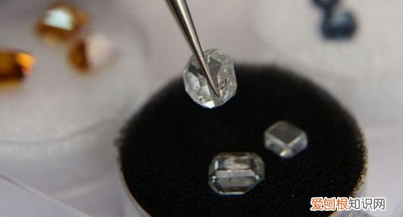 人造六方钻硬度超过天然钻石！ 六方晶系陨石钻石