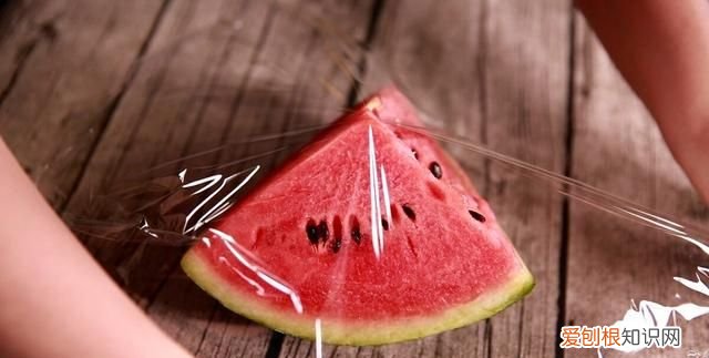 夏天买西瓜买什么样的西瓜才好吃