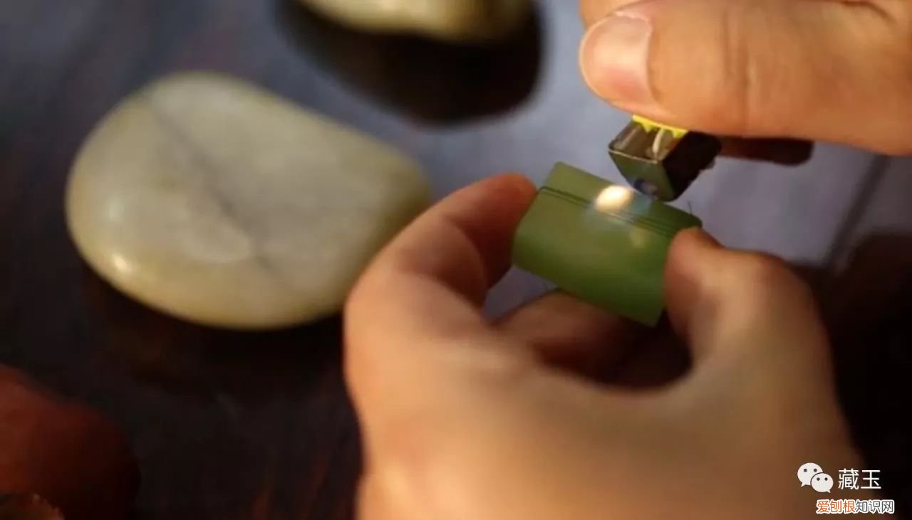 这几种鉴别和田玉真假的方法 和田玉的鉴别方法