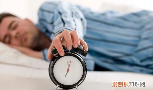 几点睡觉最好，初中的学生晚上应该几点睡早上几点起床才是最好的