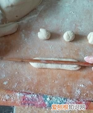 枣花糕的做法，快过年了,分享两款枣花糕的做法,简单易学,好看不变形