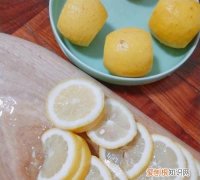 柠檬榨汁用去皮吗，做柠檬膏可以去皮