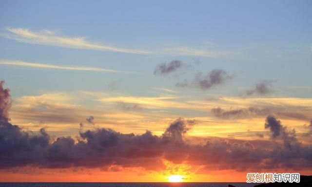 一抹浅浅的微凉,抚过这个淡淡的初秋静夜