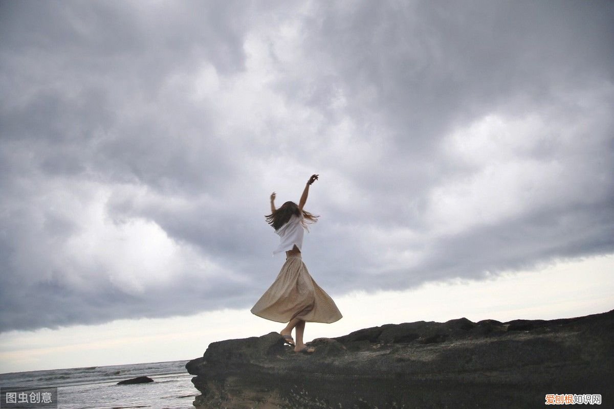 余秀华现代诗歌十首 余秀华诗歌欣赏二十首