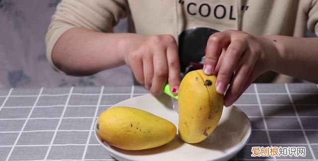 切芒果小技巧 不浪费
