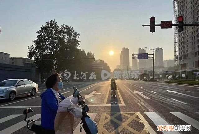 今天凌晨河南多地有雾 你偶遇“丁达尔”了吗