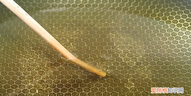 炒什么菜需要焯水 炒菜花不焯水炒几分钟