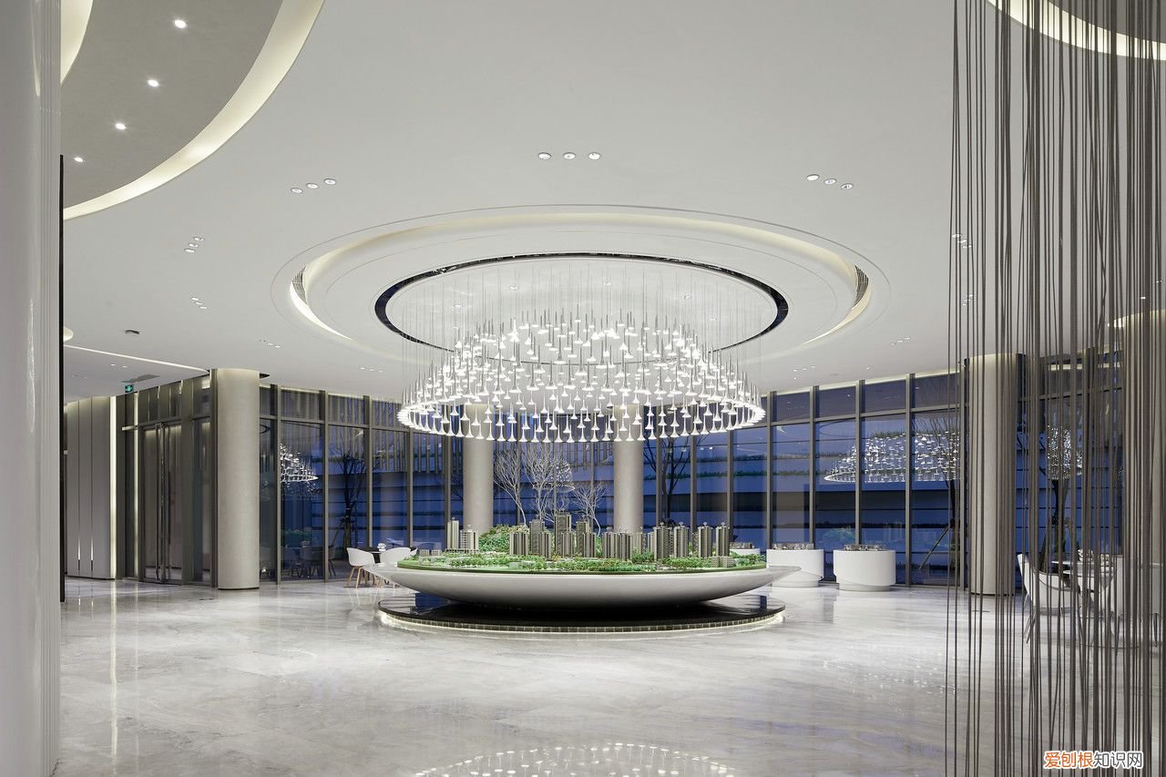 音乐是流动的建筑，建筑是凝固的音乐 音乐是什么的建筑