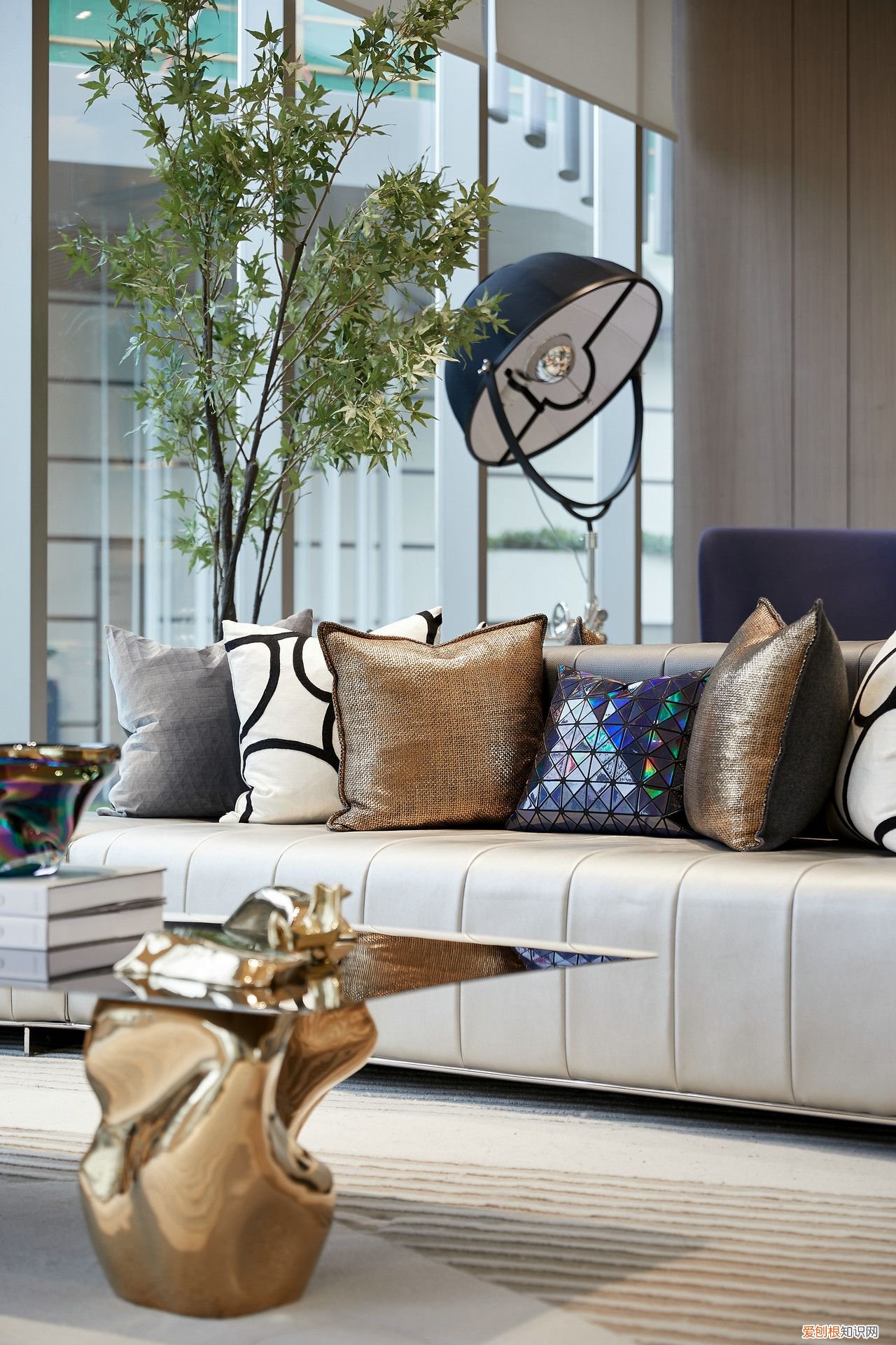 音乐是流动的建筑，建筑是凝固的音乐 音乐是什么的建筑