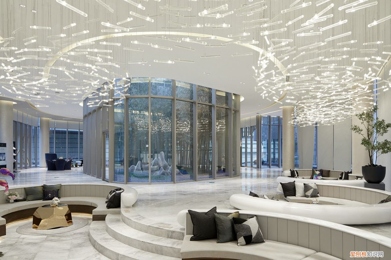 音乐是流动的建筑，建筑是凝固的音乐 音乐是什么的建筑