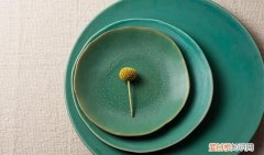 陶瓷盘子可以放烤箱吗 瓷碗能放进微波炉吗