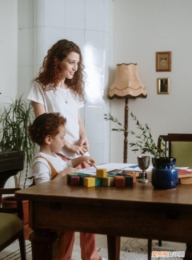 楚辞起名神采飞扬的男孩名字大全