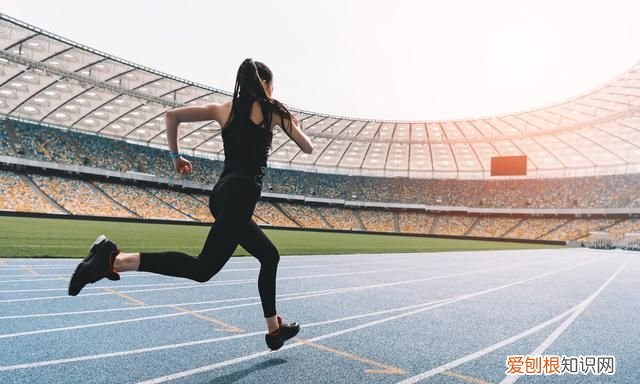 如何练出腹肌的动作,怎样练腹肌1天就有马甲线