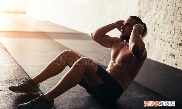 如何练出腹肌的动作,怎样练腹肌1天就有马甲线