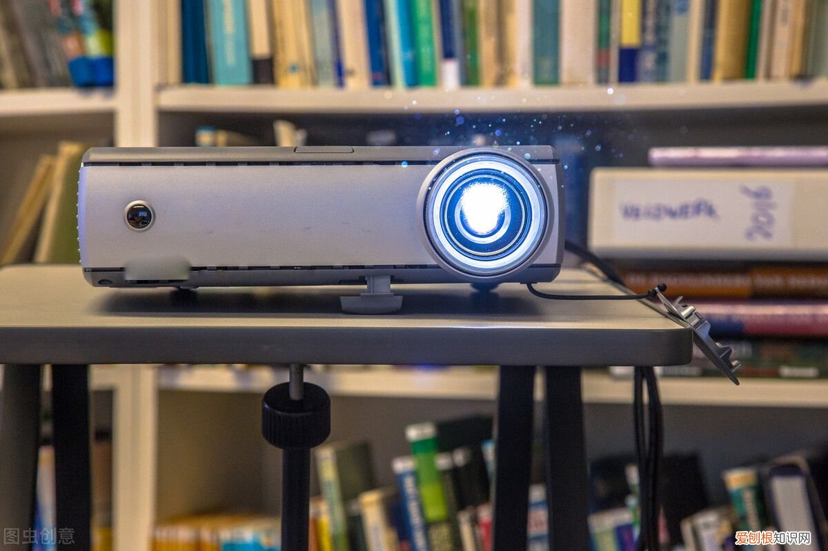 投影仪的正确使用方法 投影仪怎么使用