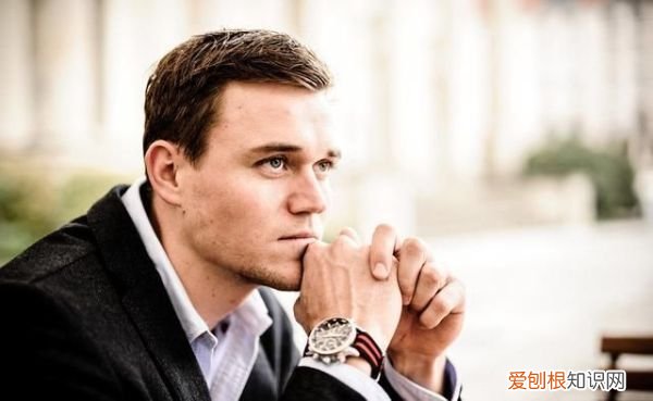 为什么手表要戴在左手呢？ 手表带哪只手