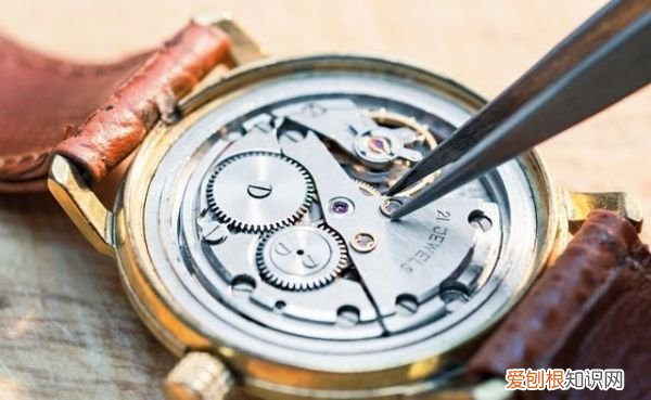 为什么手表要戴在左手呢？ 手表带哪只手