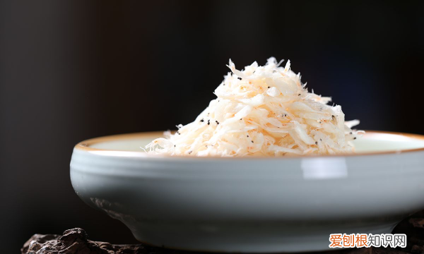 虾皮鸡蛋炒面的做法，虾皮有哪些好吃的家常做法视频