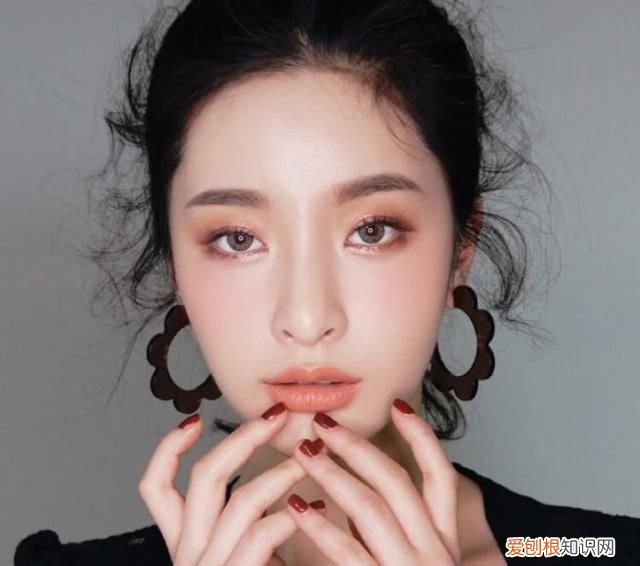 韩系妆容的细节特点 韩国妆容