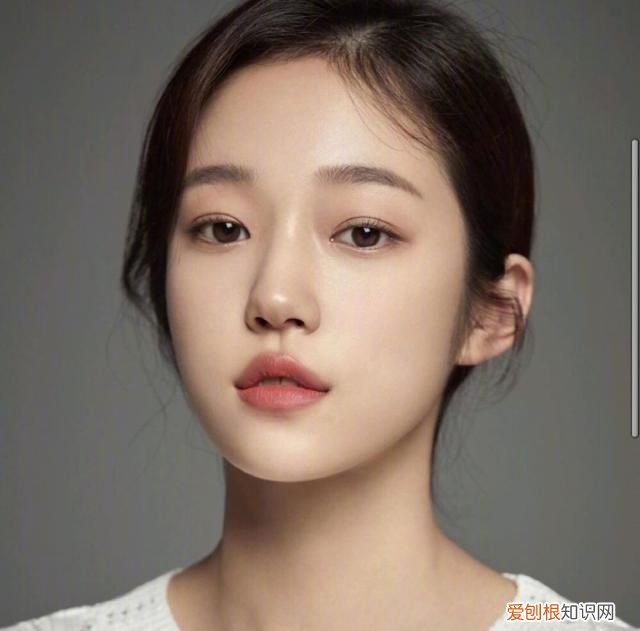 韩系妆容的细节特点 韩国妆容