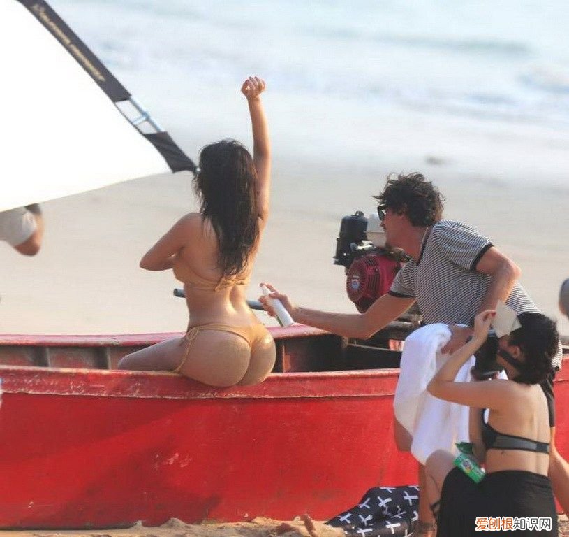 卡戴珊沙臀遭两男助理“特殊照顾” 卡戴珊臀部