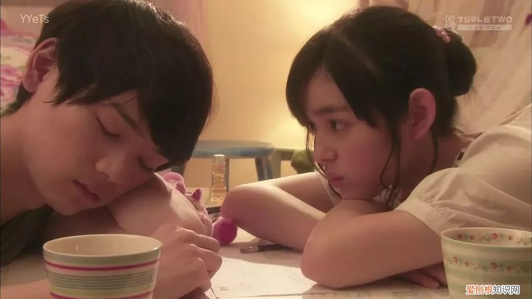 女生怎么做，会让男生忍不住想吻她？ 哪些动作会让男生激动想吻你