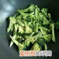 素炒西兰花的做法步骤 西兰花怎么炒才好吃