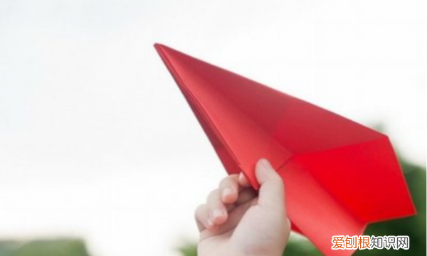 折纸飞机的教程，最简单的折纸飞机的方法