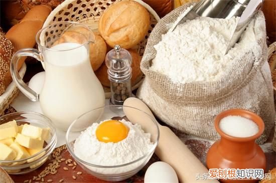 牛奶能和鸡蛋一起吃吗？ 鸡蛋和牛奶可以一起吃吗