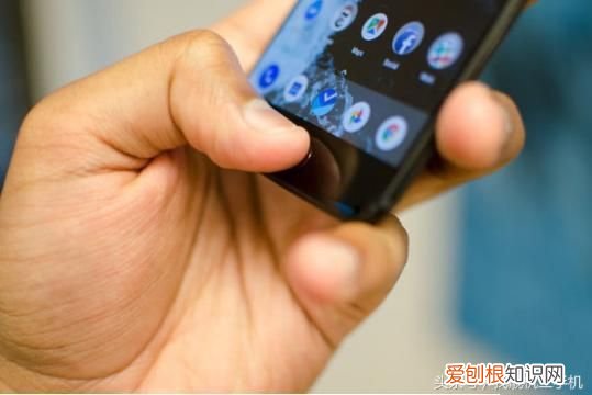 手指上的斗和簸箕 簸箕和斗