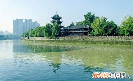 两个千古绝对“望江楼”、“上海自来水”，如何对下联？ 望江楼望江流