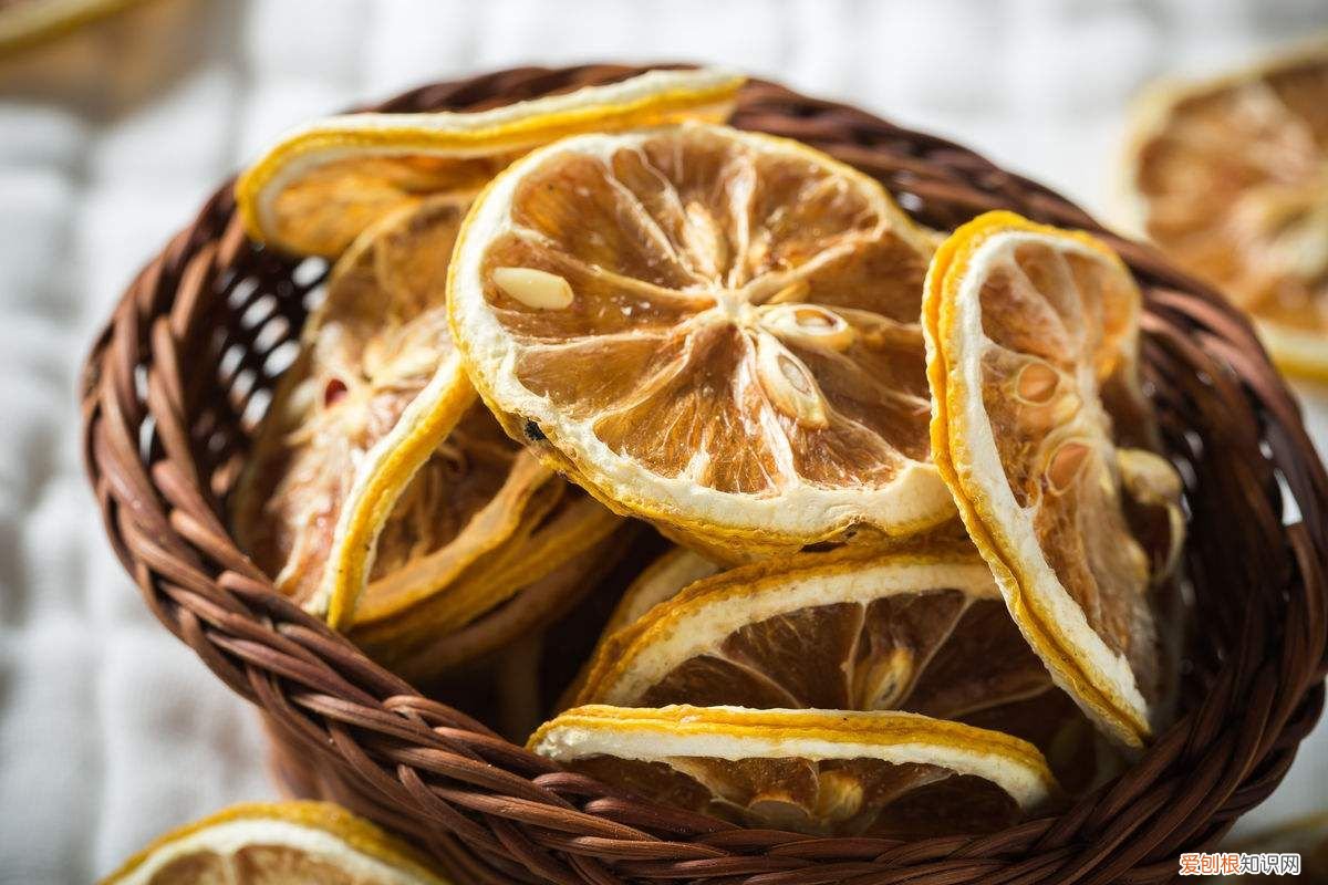 柠檬片泡水的技巧与方法 柠檬片泡水的方法