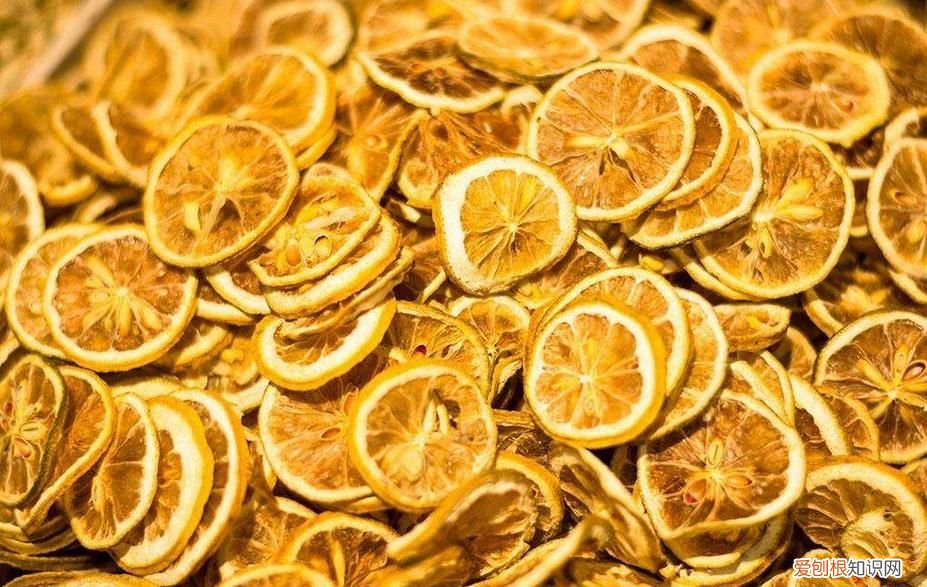 柠檬片泡水的技巧与方法 柠檬片泡水的方法