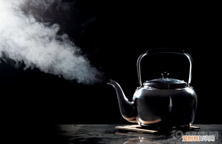 为啥只有中国人爱喝热水？ 中国人为什么喜欢喝热水