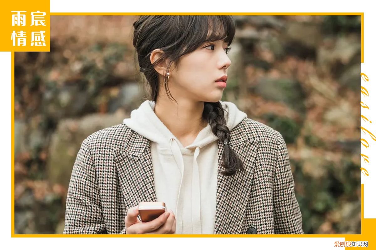 男人还爱着你的表现有哪些 前男友还爱你的表现