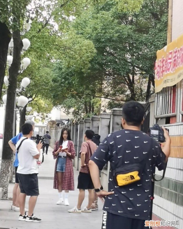 原相机下打扮低调肤色黑 沈梦辰原来的样子