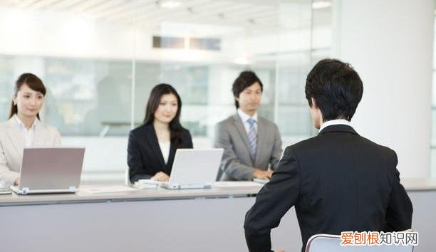 面试自我介绍3分钟通用模板 面试时的自我介绍该怎么说