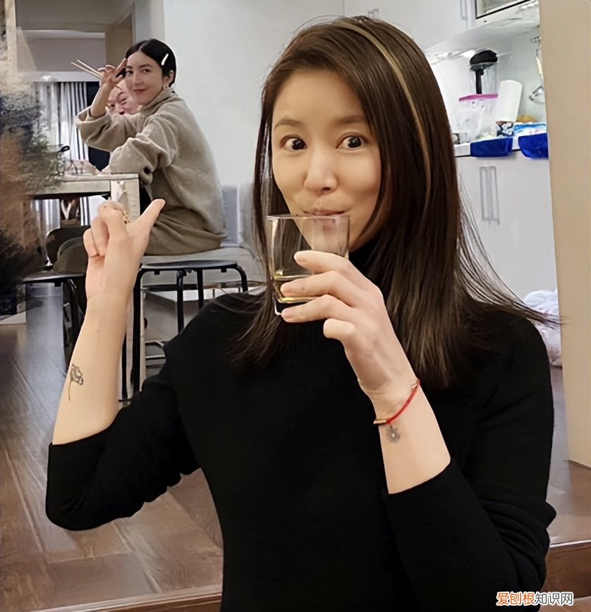 46岁仍不显老,当妈妈后还这么性感 林心如照片