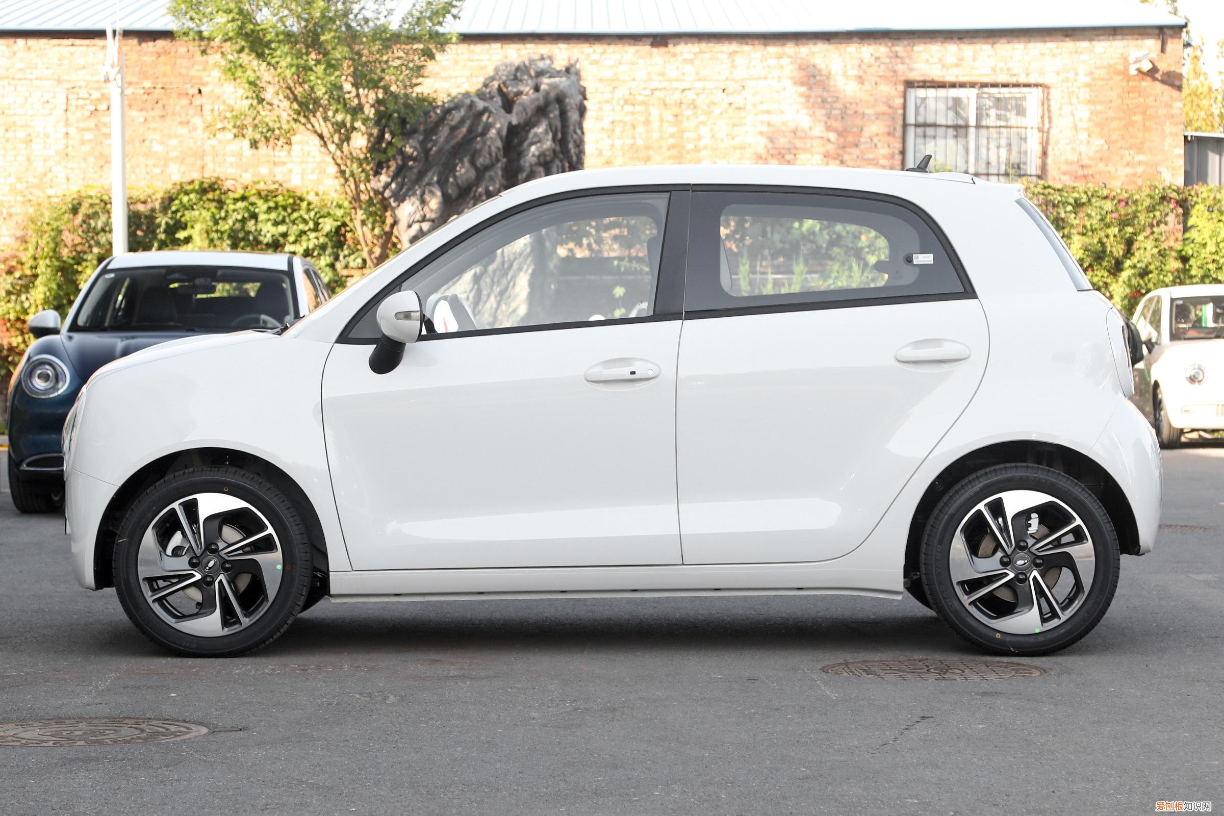 2022款最低售价为6.98万元 欧拉黑猫2022款落地价