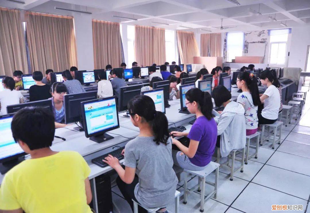 电子商务专业好就业吗? 学电子商务出来能干嘛