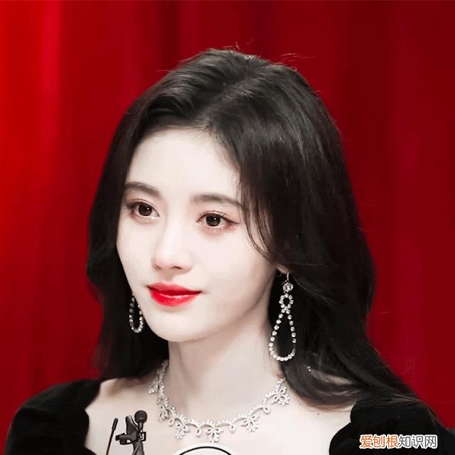 鞠婧祎原名叫什么？最初名字叫做“鞠婧伊”