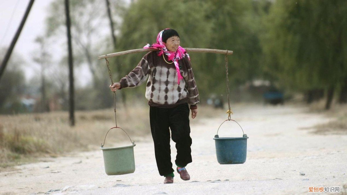 曾因自卑外貌做整形手术 马玉琴年轻时的照片