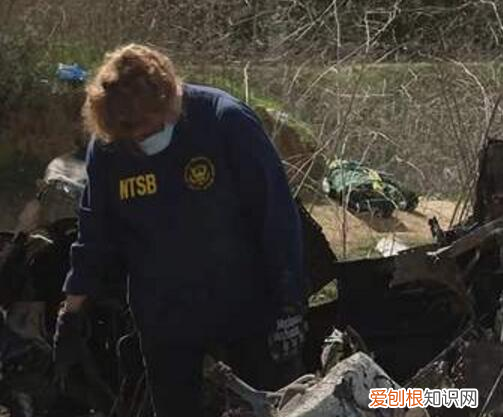 科比1米98身高被烧成1米53？「气愤」科比遗照被公开