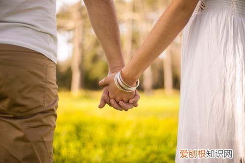 男人不愿碰老婆的表现 男人有反应却不碰你