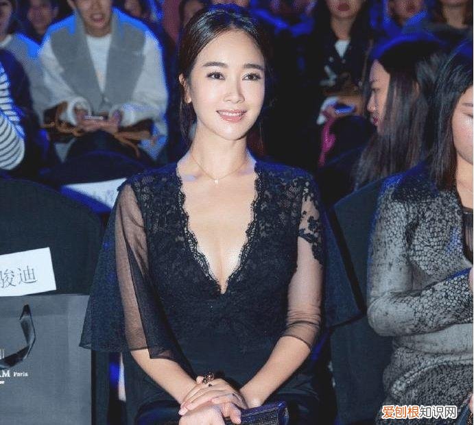 原来性感可以不讲道理 左小青的身体绝了