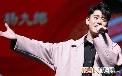 张云雷坠台事件是怎么回事？张云雷南京南站事件真相