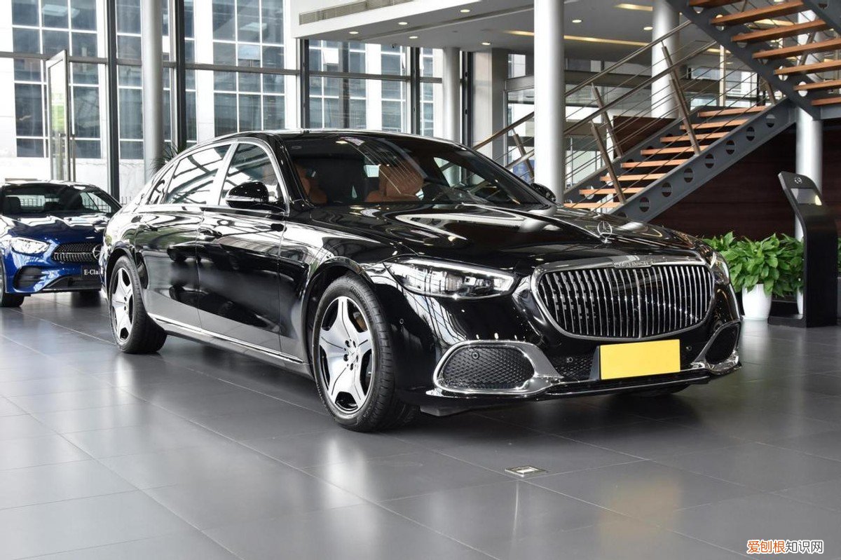 2022款迈巴赫S级，售价154.1万 迈巴赫车的价格和图片