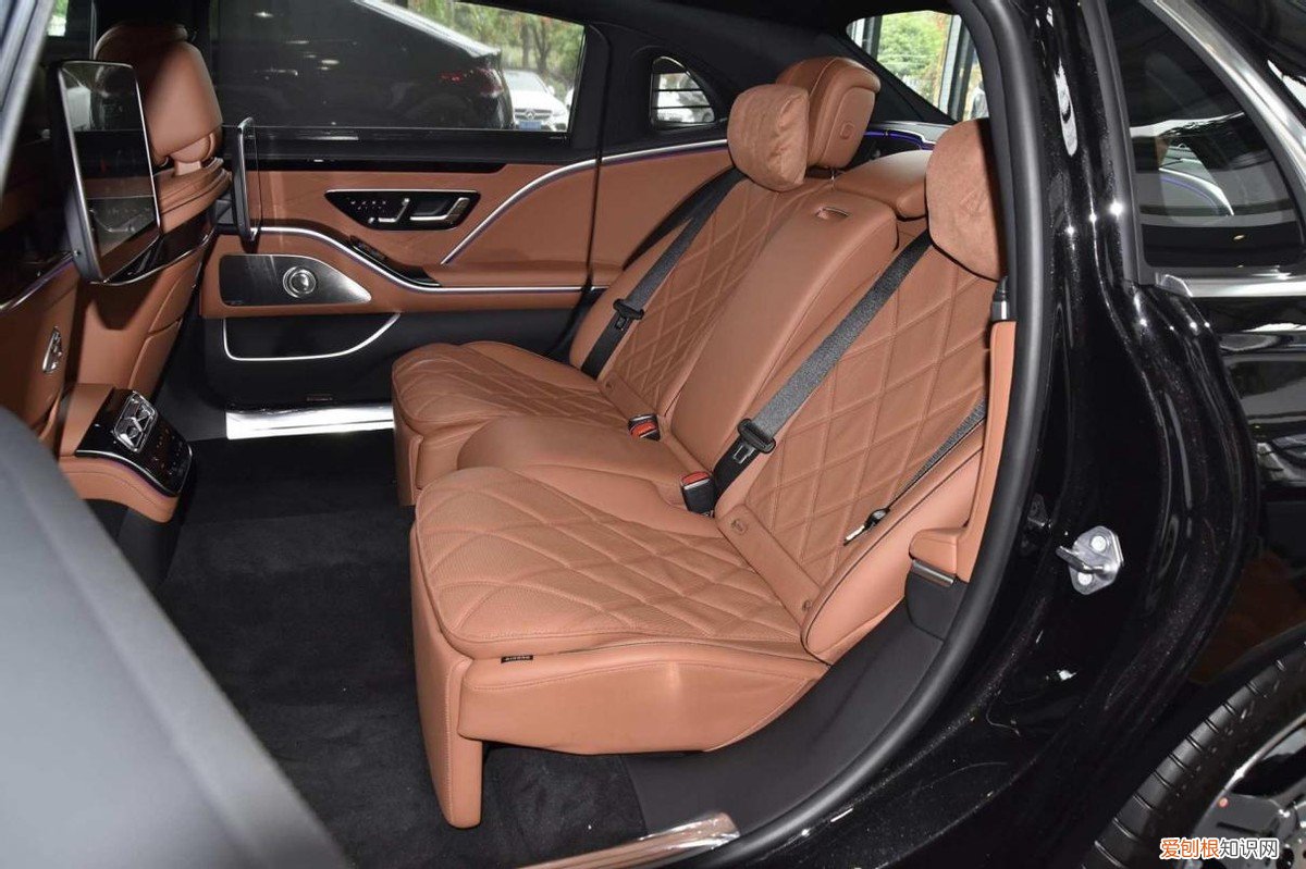 2022款迈巴赫S级，售价154.1万 迈巴赫车的价格和图片